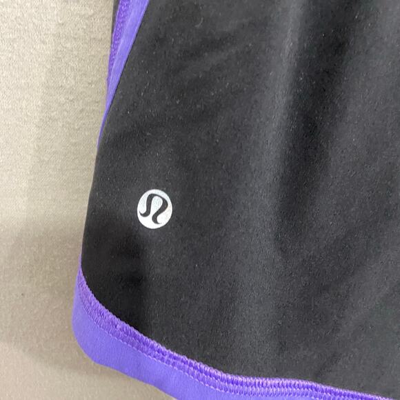Lululemon Athletica Groovy Run Shorts Black Purple Floral Size 6 - Picture 3 of 5